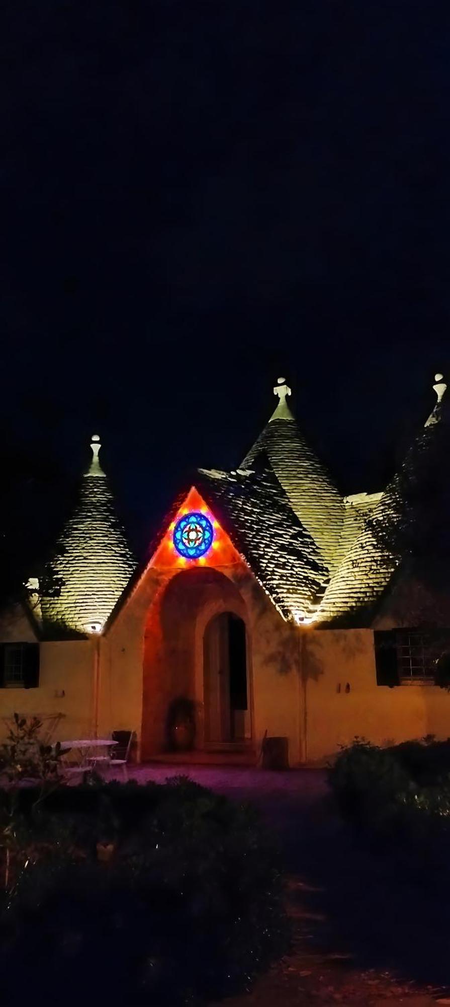 Trullo Degli Anelli In Masseria Cisternino Exterior photo